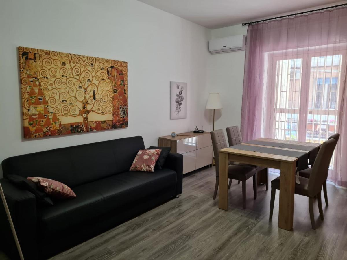 Dr House Apartment Catânia Exterior foto